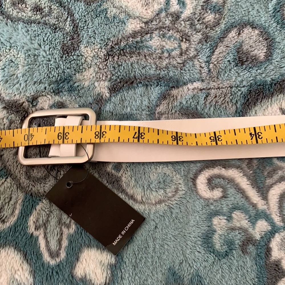 White Belt - Picture 3 of 6